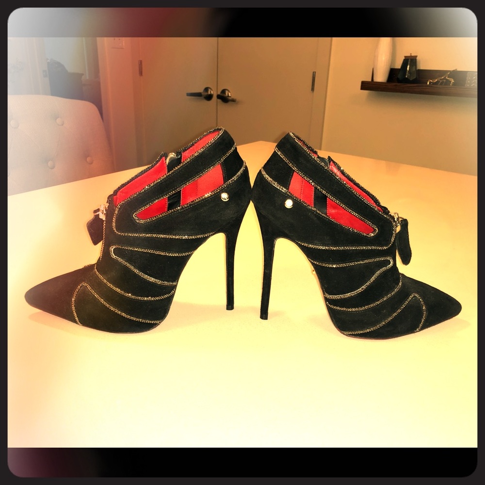 Cesare paccioti suede booties